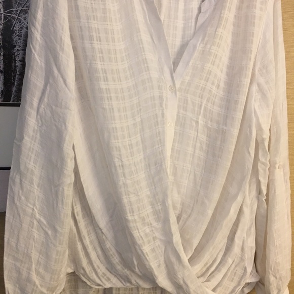 a.n.a. a new approach L white blouse L/H